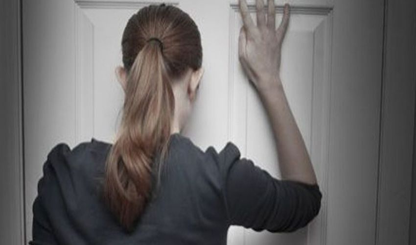 Bewoner in Heerlen wacht op de spoedmonteur Bewoner in Heerlen wacht op de spoedmonteur